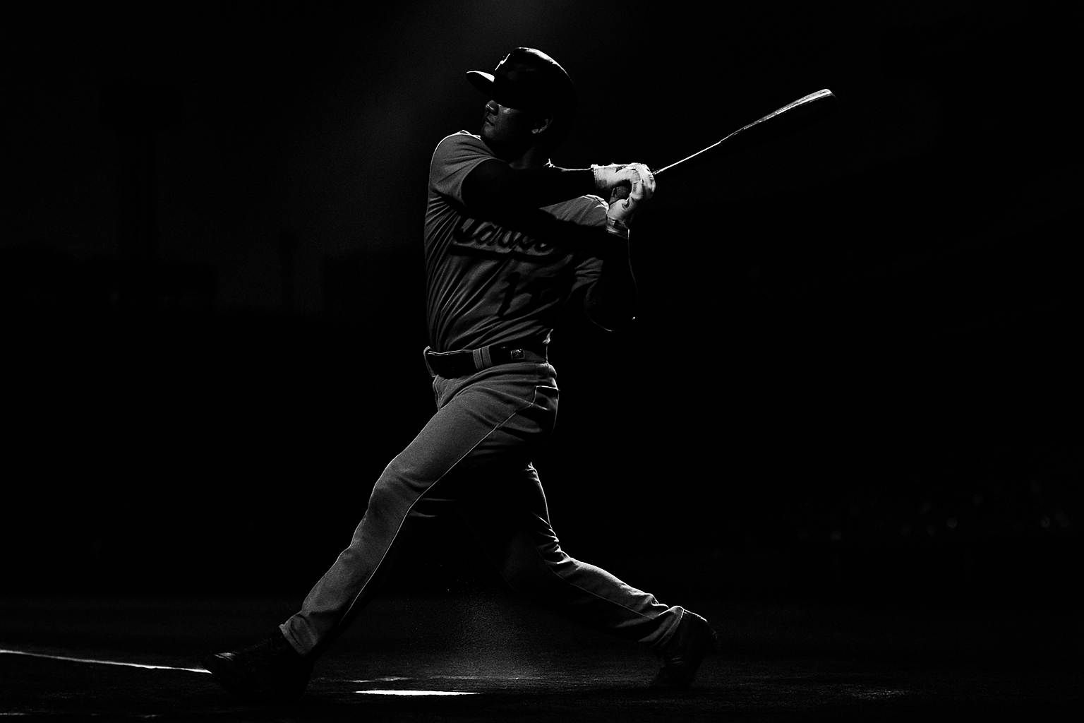 Ohtani's Fenway Blast Caps Big Series Win as Dodgers Eye Deadline Deals