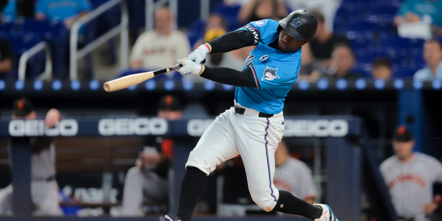 X-Ceptional Return! Edwards Sets Franchise Record with 5 Hits, But Giants Spoil the Party