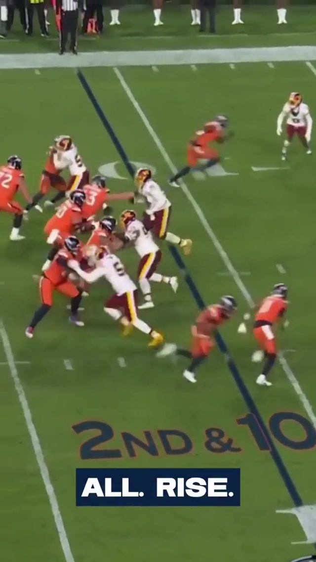 This throw 😮‍💨

📺: NBC