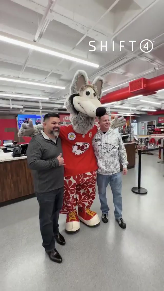 In honor of Salute to Service month, we partnered with @shift4 to treat veterans to a shopping spree