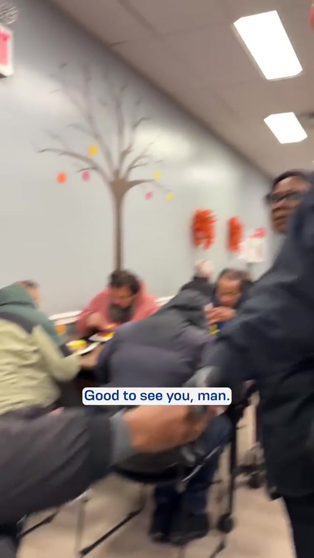 Jameis Winston is serving up meals at Food Bank for NYC for the community 💙