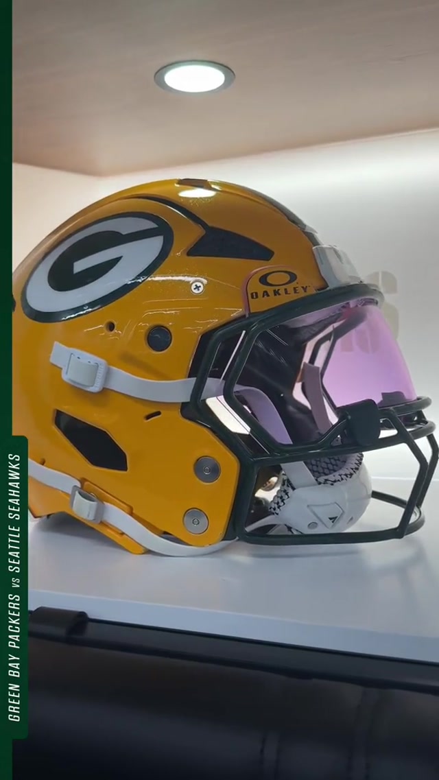 Home whites? Home whites.
#packers #nfl #uniswag
