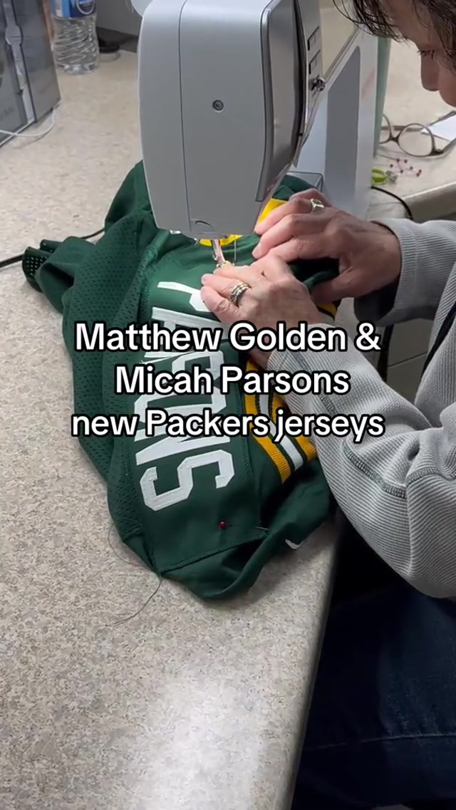 New threads for our new guys
#packers #sewing #jersey