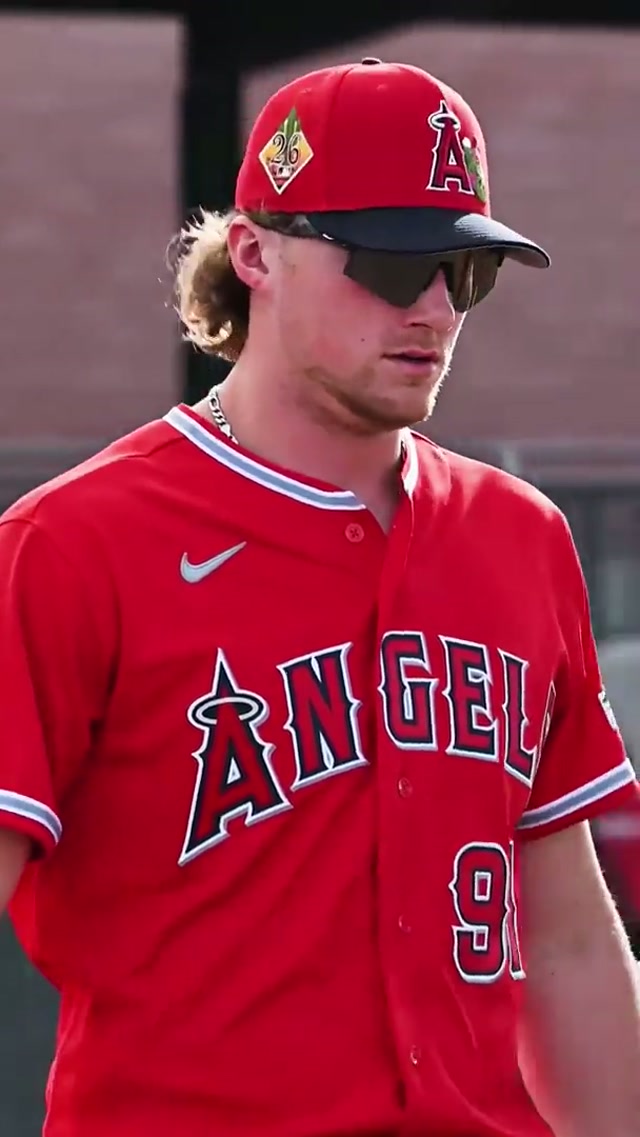 reporting in red at #LAASpring 😇