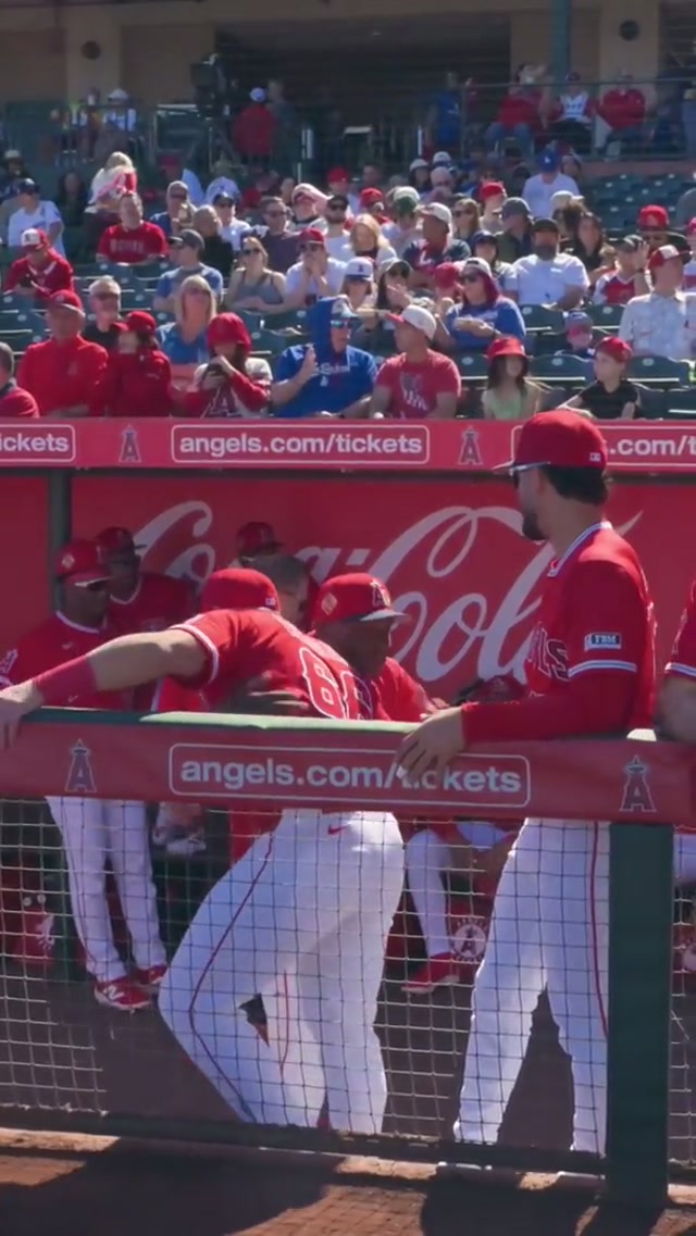 “still got it!” 😂

Torii Hunter threw out the first pitch ahead of our first Spring Training game! 
