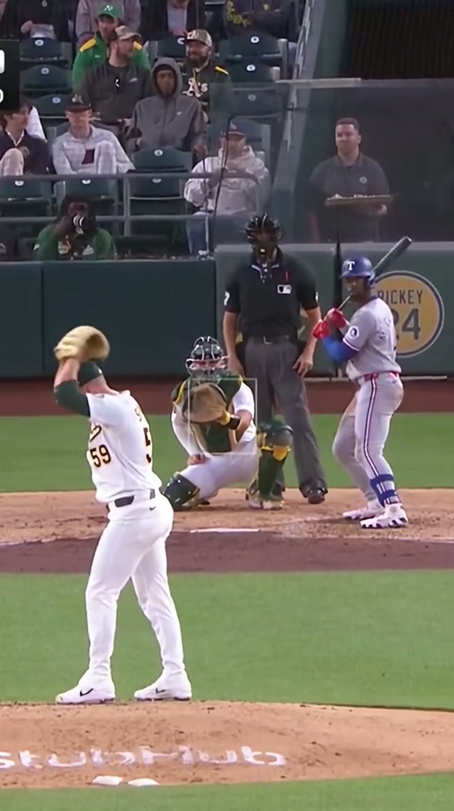 just an average Tuesday for Denz 🤷