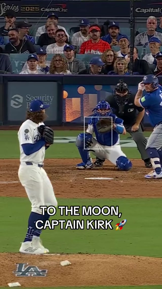 KIRK GOES TO WORK 🔥 #MLB #WorldSeries #MLBPostseason #BlueJays #AlejandroKirk 