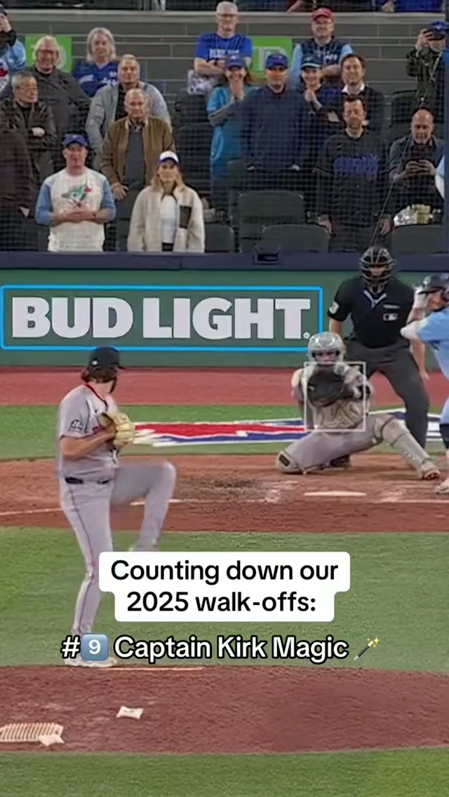 Kirky with our first walk-off of the 2025 season 👏 #BlueJays #MLB #AlejandroKirk #Walkoff #Toronto 