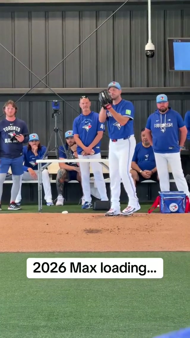 Back in blue 🔵🟤 #BlueJays #MLB #Toronto #MaxScherzer 
