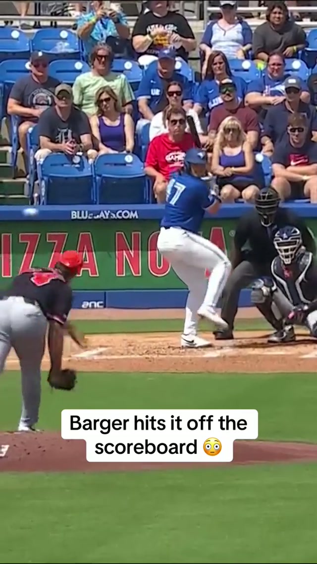 Big Barger Blast ☄️#MLB #BlueJays #Toronto #AddisonBarger 