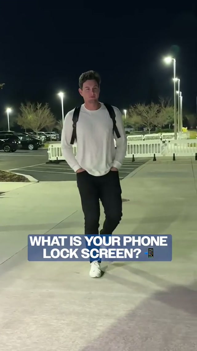 Some cute, some inspirational, and some with…nothing? 😅 #MLB #BlueJays #Toronto #Questionoftheday #lockscreen 