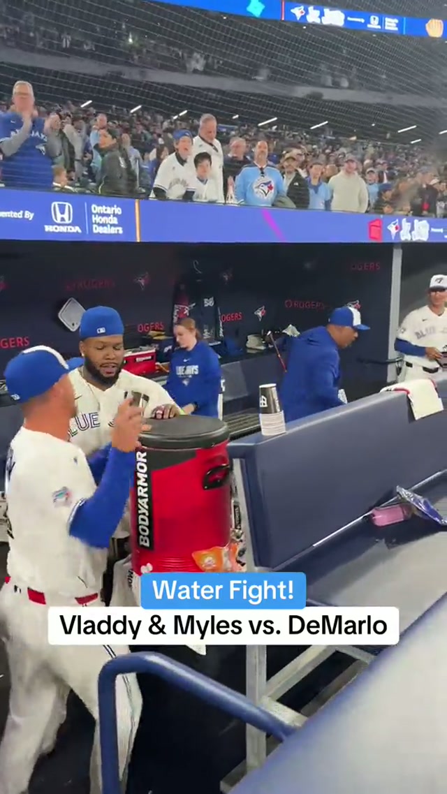 Mess around and see what happens💧😂 #MLB #Toronto #BlueJays #Vladdy #MylesStraw 