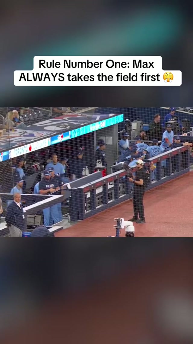 Vladdy knows the drill 😅 #MLB #BlueJays #Toronto #MaxScherzer #Vladdy 