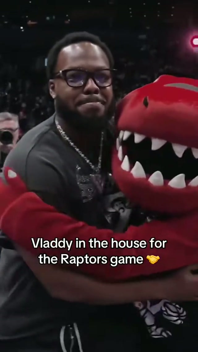 All love for our friends down the street ❤️ #BlueJays #Raptors #Vladdy #MLB #NBA 