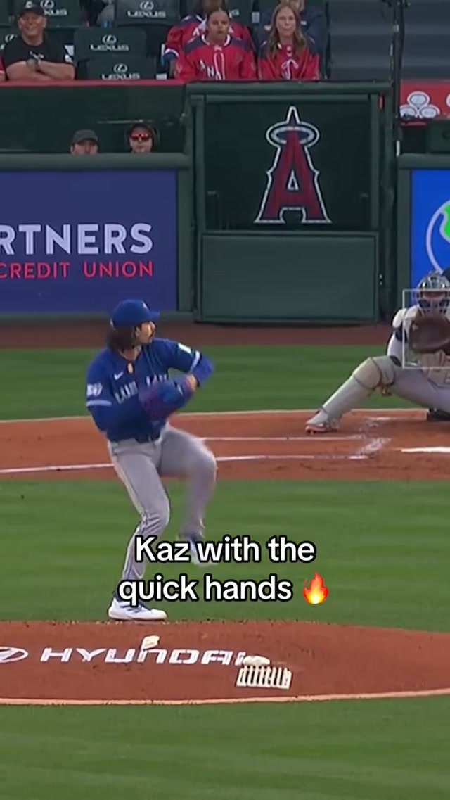 Too smooth from Kaz 👏 #MLB #BlueJays #KazumaOkamoto #BlueJays50 