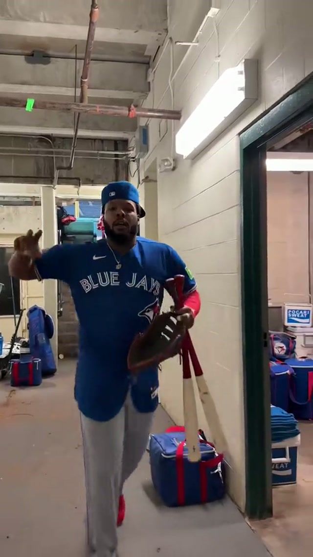 TWO WIN CAMS IN A ROWW 👏🎥 #MLB #BlueJays #BlueJays50 #WinCam 