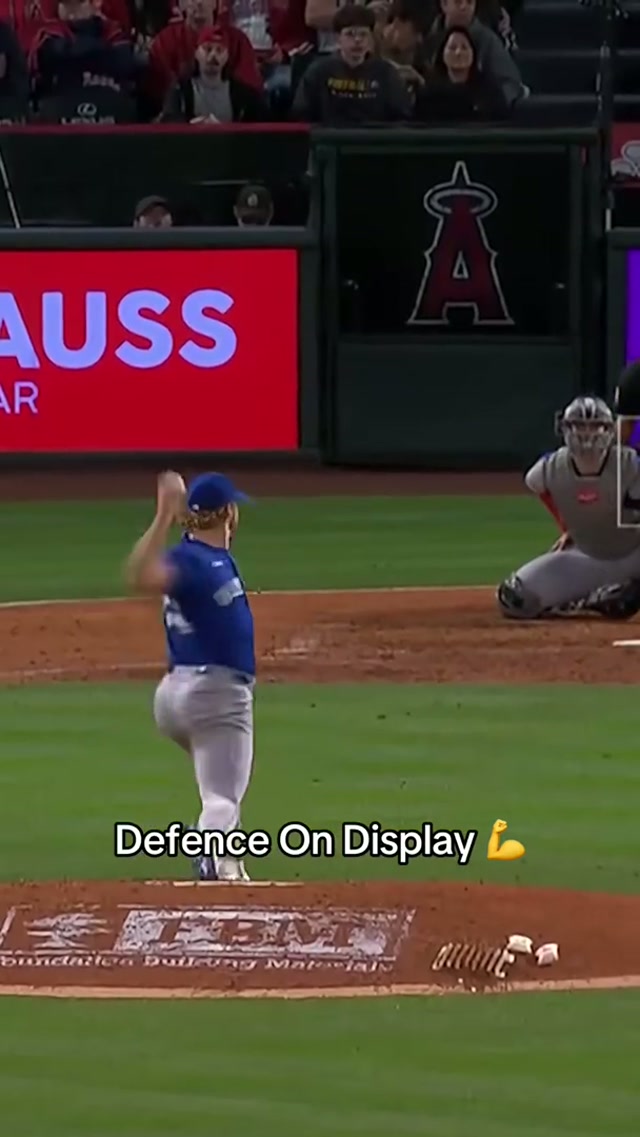 A defensive inning 👏 #MLB #BlueJays #BlueJays50 #ErnieClement #SpencerMiles 