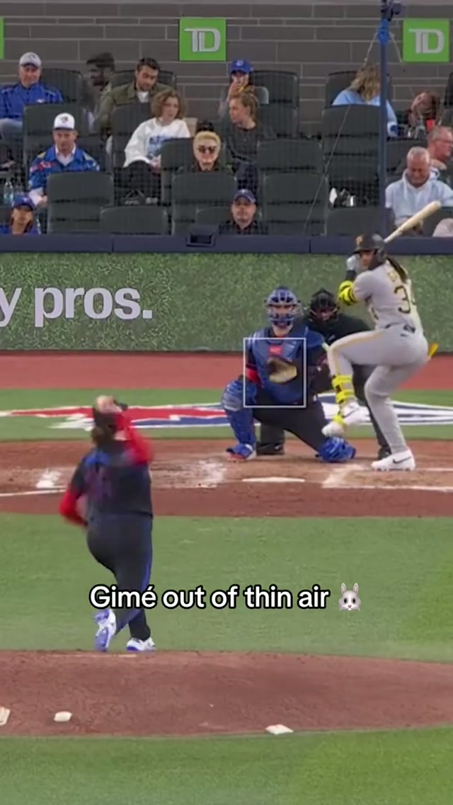 He was a fairy 🧚 #MLB #BlueJays #BlueJays50 #AndrésGiménez 