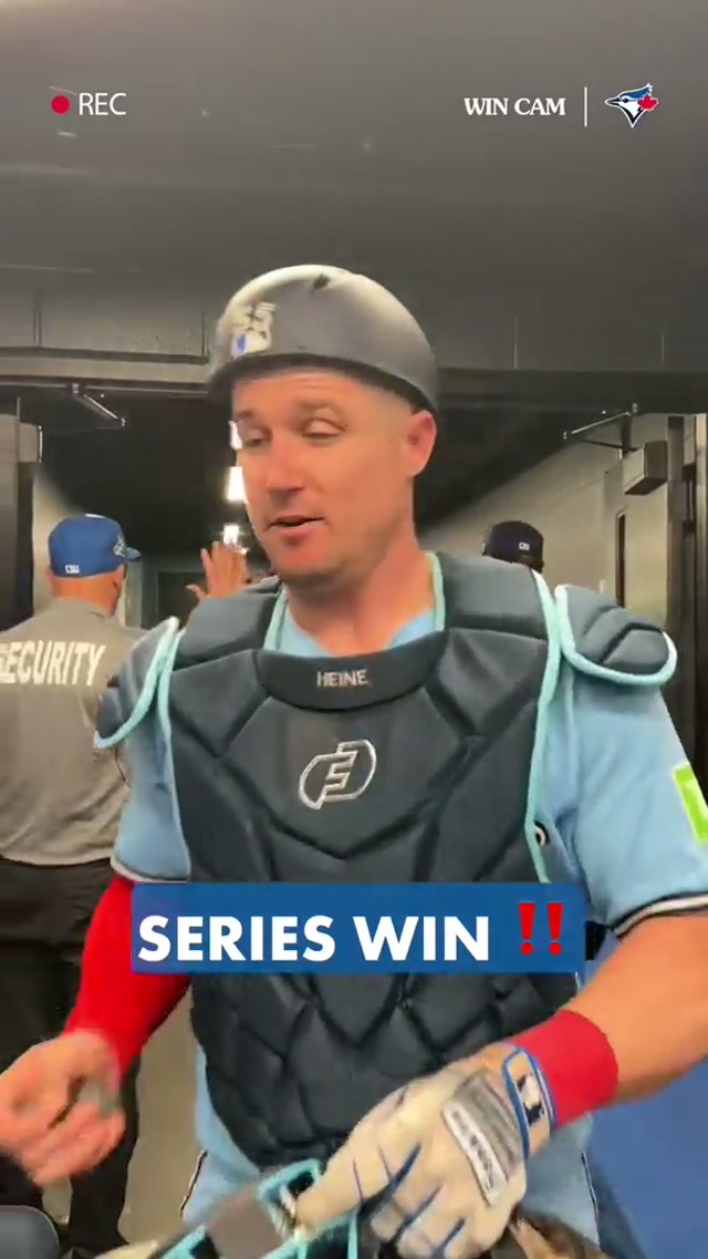 BEEP BEEP BABY 🎥❄️🖐️ #MLB #BlueJays #BlueJays50 #WinCam #Iceman 