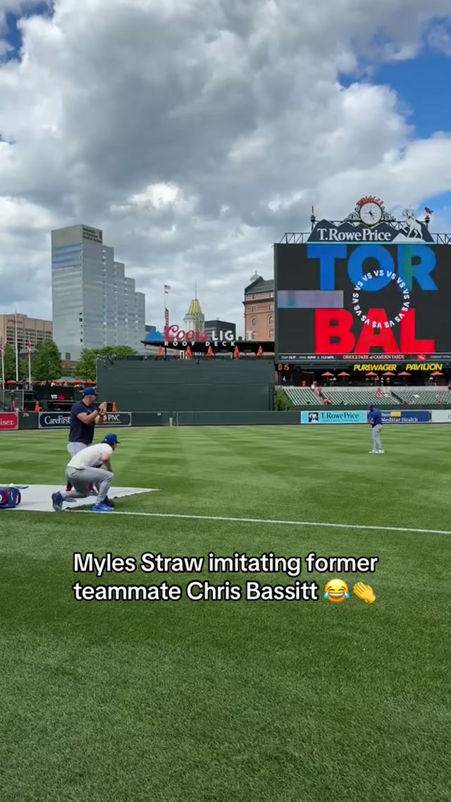 Imitation is the sincerest form of flattery 😁 #MLB #BlueJays #MylesStraw #ChrisBassitt #MaxScherzer 