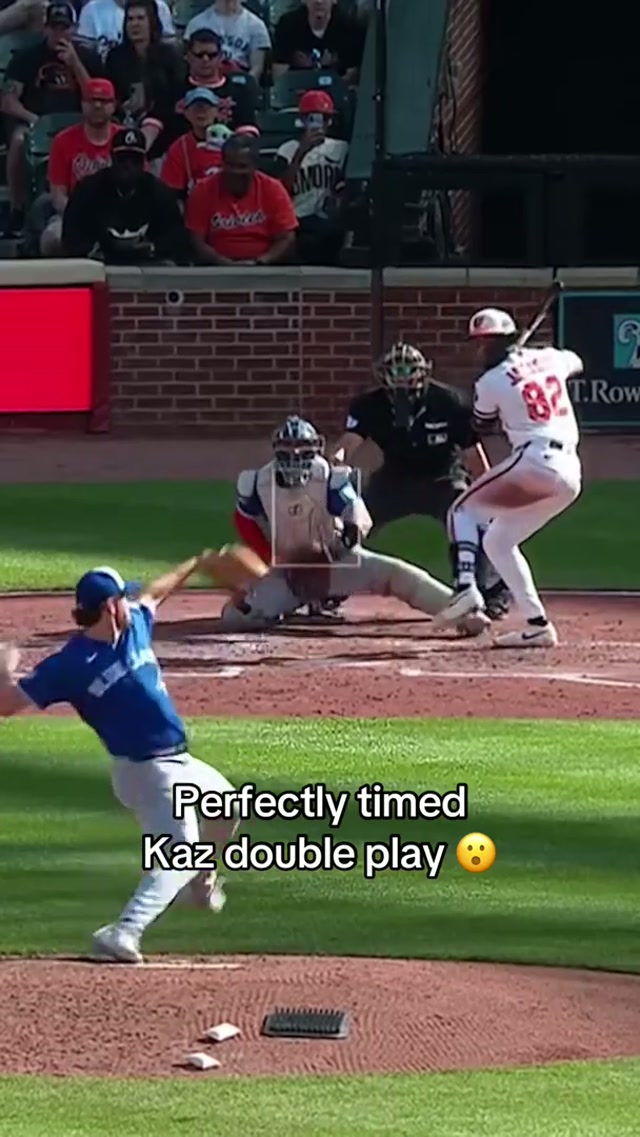 Oak executed this to a tee 👏 #MLB #BlueJays #BlueJays50 #KazumaOkamoto 
