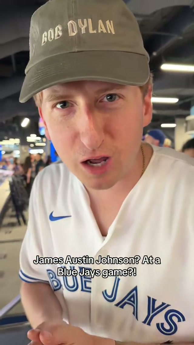 LIIIIIIVE from…Rogers Centre 😎🇨🇦 #BlueJays #SNL #JamesAustinJohnson 