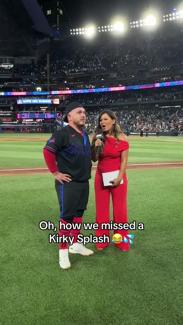 Welcome back, Captain 🤝‼️ #MLB #BlueJays #BlueJays50 #AlejandroKirk 