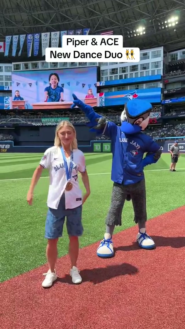 Our summer moves ☀️💃 #MLB #BlueJays #PiperGilles #Dance #Canada