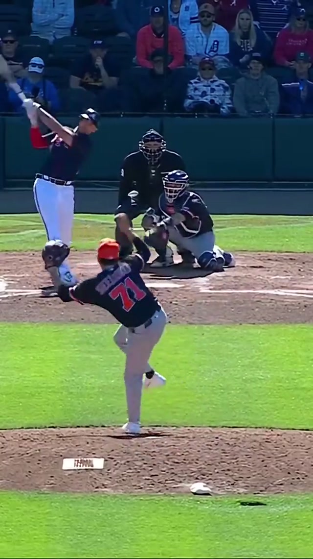 Matt with an absolute BLAST 

#mlb #braves #mattolson #homerun #springtraining