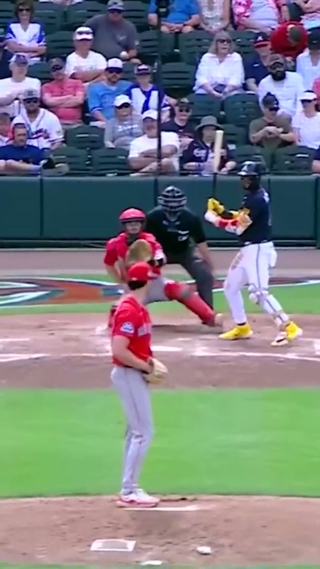 Ronnie’s ready 😎 @Ronald Acuña Jr. #braves #ronaldacunajr 