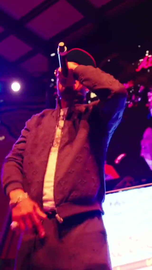 When @T.I. shows up to the crib, better let ‘em know 😎