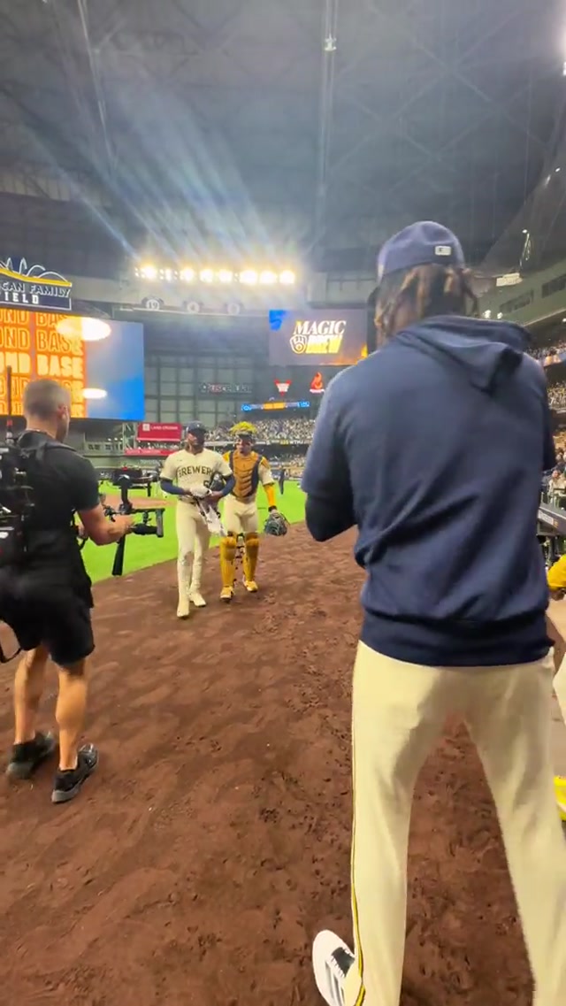 OUR ACE. 
#magicbrew #mlbpostseason #NLCS #MKE