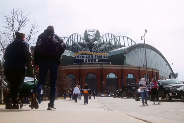 Nothing compares to baseball season in Milwaukee