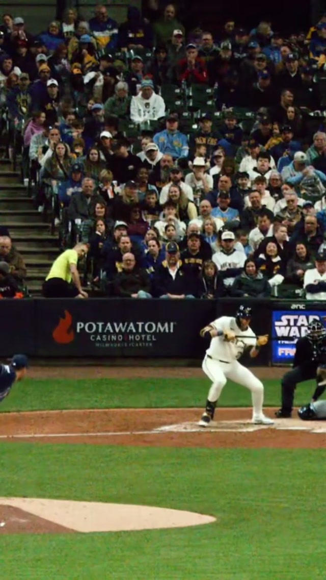 A perfect bunt is such a beautiful thing #mlb #brewers #baseball