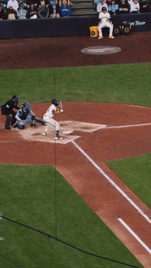 We out here buntmaxxing #mlb #brewers #baseball #smallball