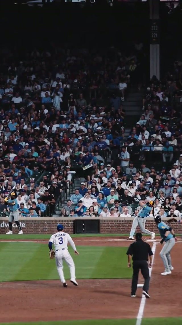 Let it fly Jake ✈️ #homerun #jakebauers #brewers #mlb #soar 