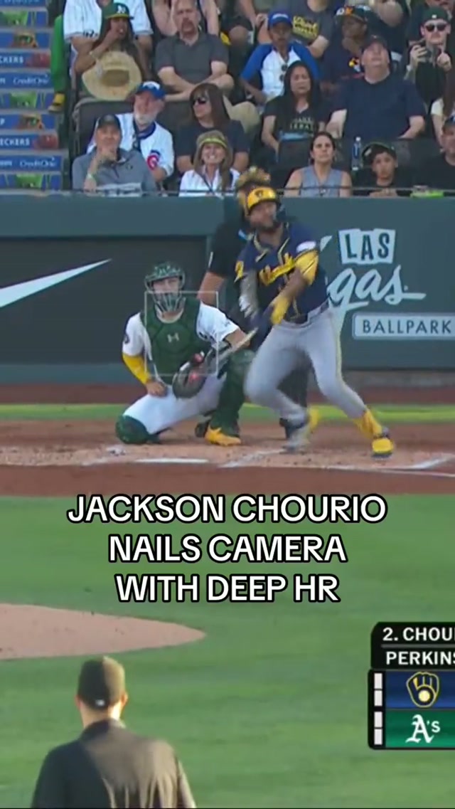 WATCH OUT CAMERAMAN 🚨#jacksonchourio #homer #headsup #brewers #cameraman