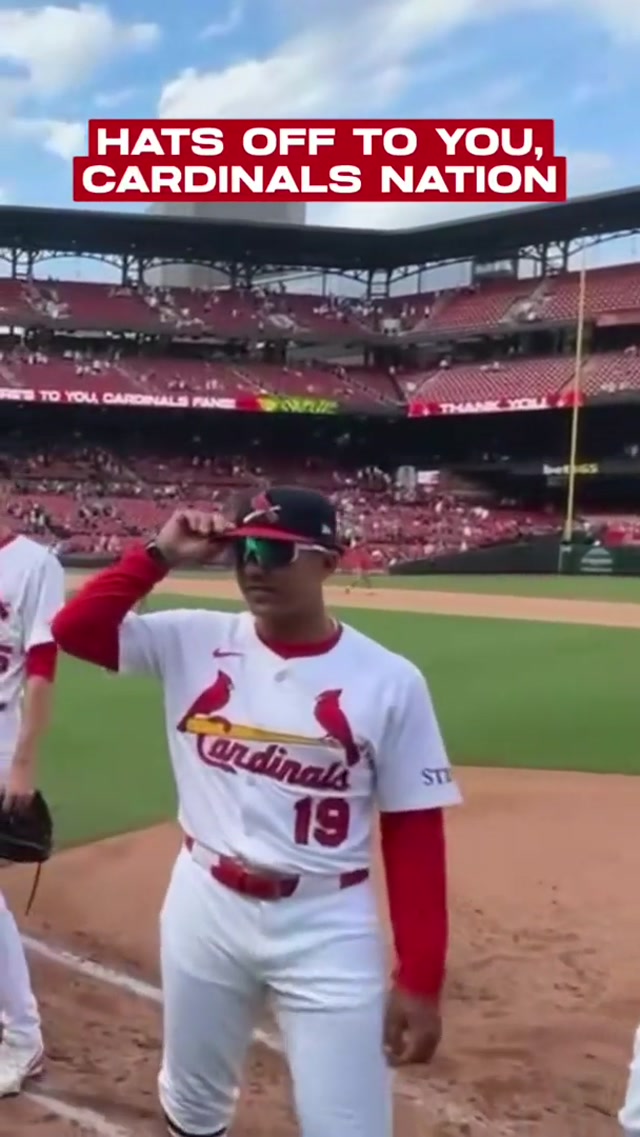 Tipping our caps to the Best Fans In Baseball 🫡 #fans #baseball #mlb #cardinals
