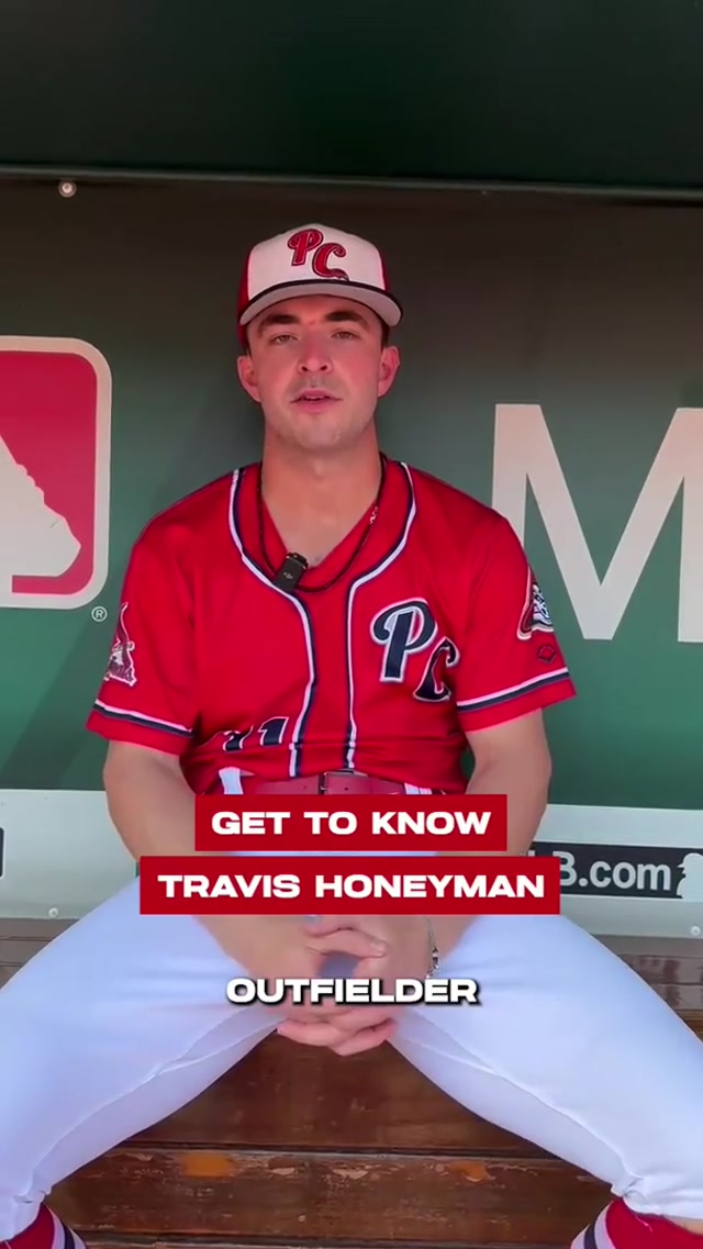 Travis 🤝 Starbucks mobile app #cardinals #baseball #starbucks 