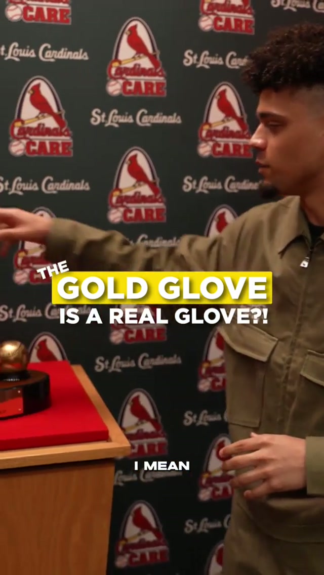 should Masyn wear the Gold Glove in a game? yes or yes? #baseball #mlb #cardinals #winner 