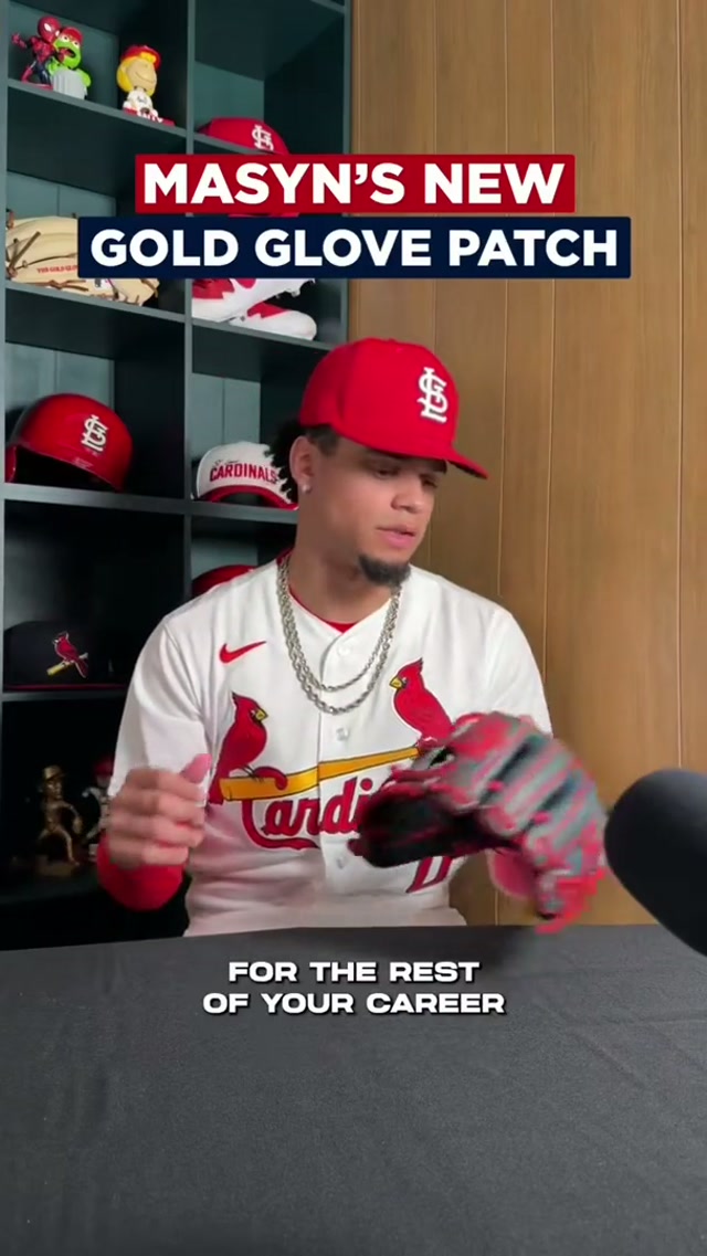 did you know that Gold Glove winners get a special gold patch on their gloves for the rest of their career? #baseball #mlb #award #cardinals