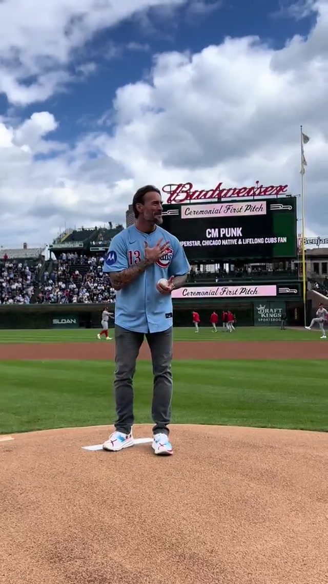 Chicago loves CM Punk 💙