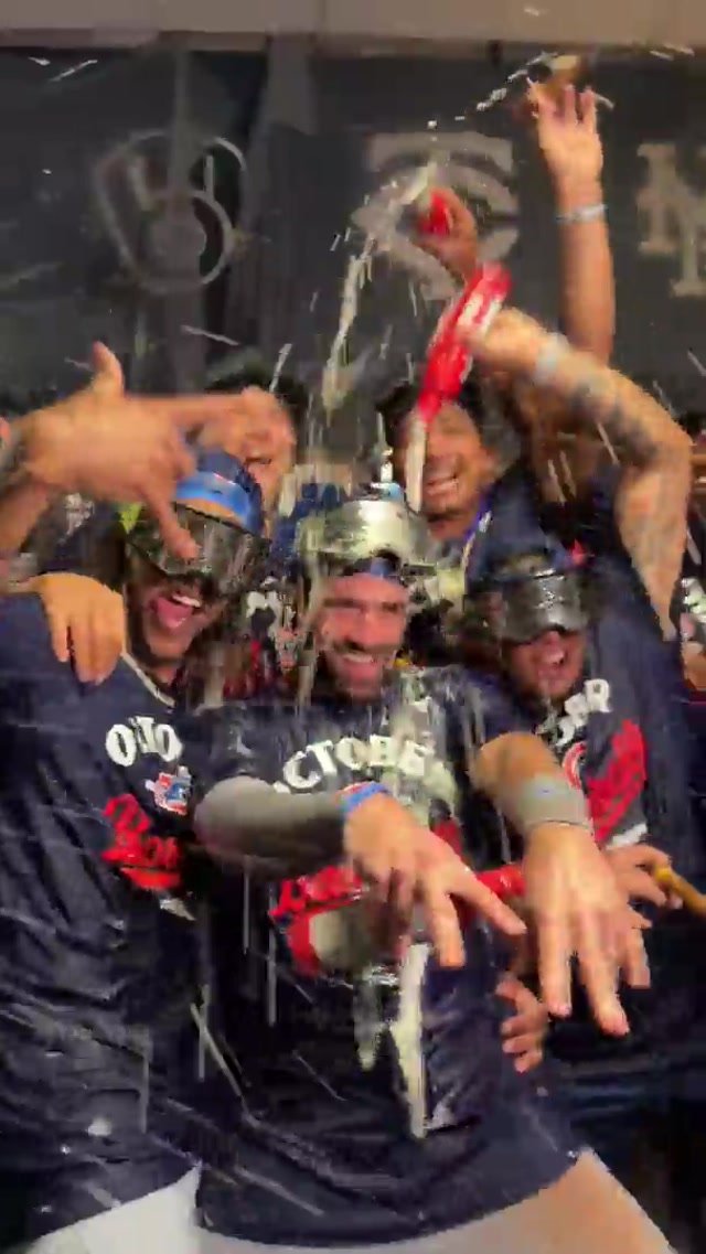 OCTOBER MOOD. #cubs #mlb #postseason #dansby #dansbyswanson #chicago 