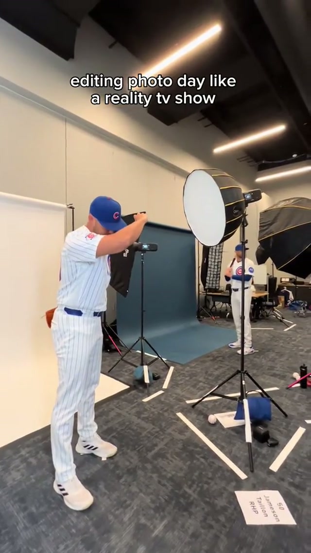 the reality of photo day. #cubs #realitytv 