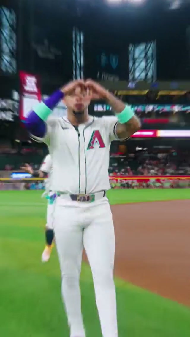 Time is flying, but he’s the pilot. #baseball #dbacks #mlb 