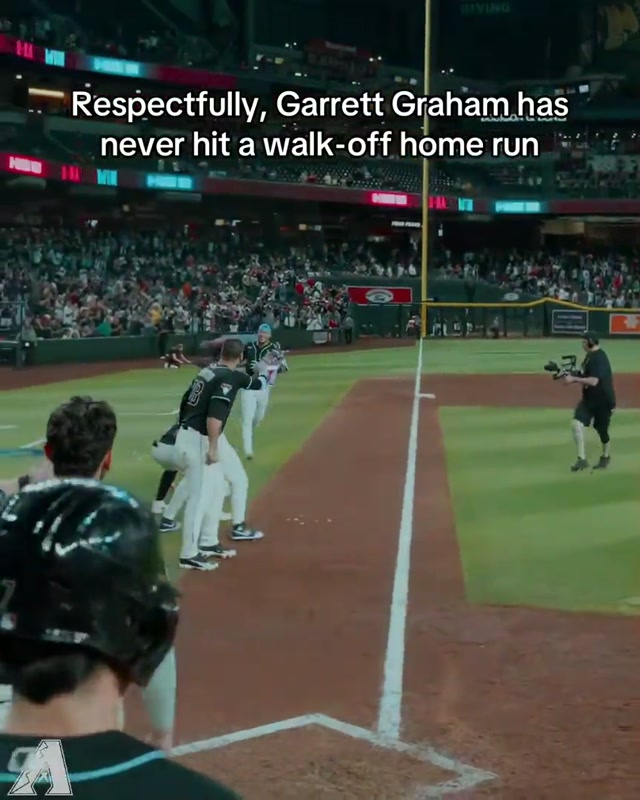 Was Garrett Graham the NL Player of the Week? Didn’t think so #mlb #offcampus #garrettgraham #noticing #homerun