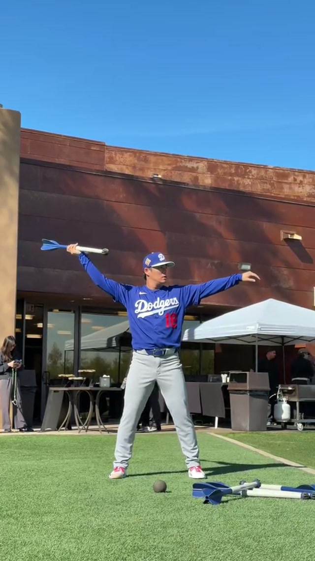 New year, same Yoshinobu drills. 🎯 #dodgers #sports #losangeles 
