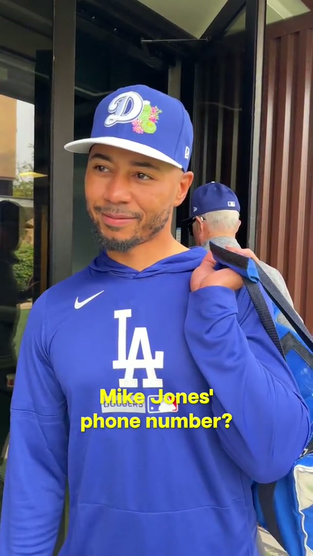 Asking a few guys what Mike Jones’ number is and they didn’t dissapoint. 😂 #dodgers #sports #losangeles #music #rap 