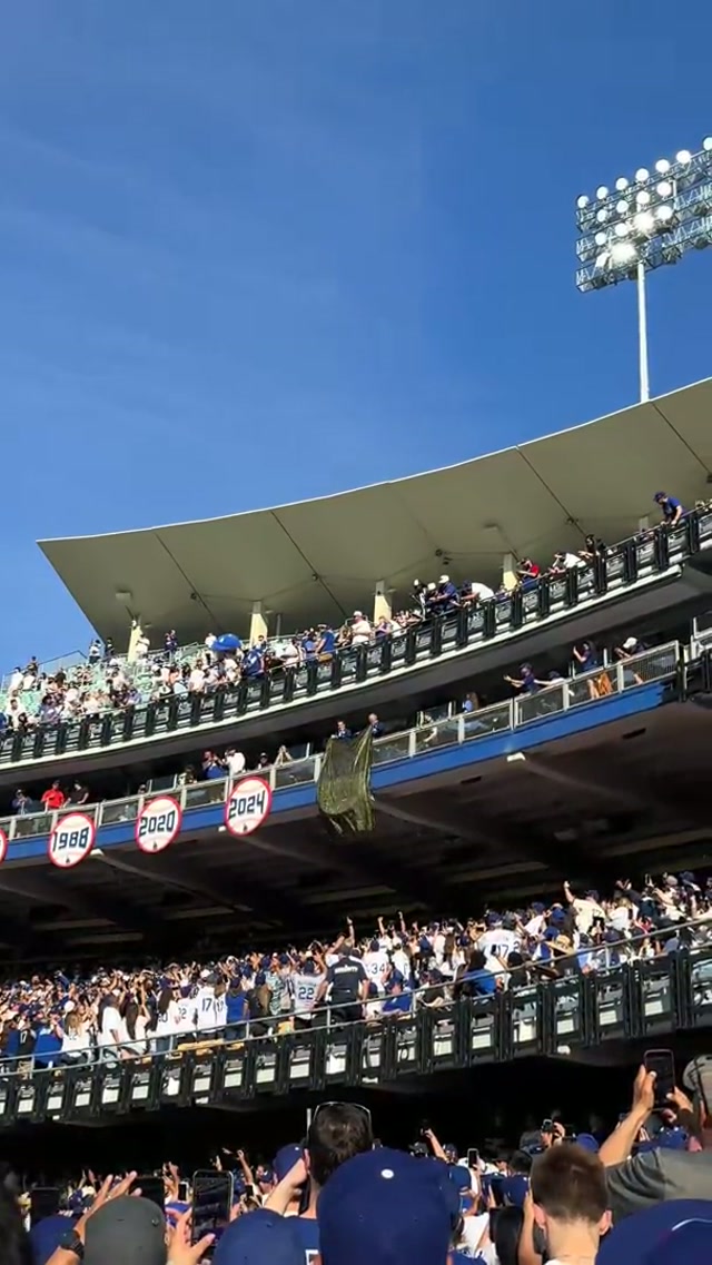 Unveiling the 2025 World Series Championship plaque! #dodgers #sports #losangeles 