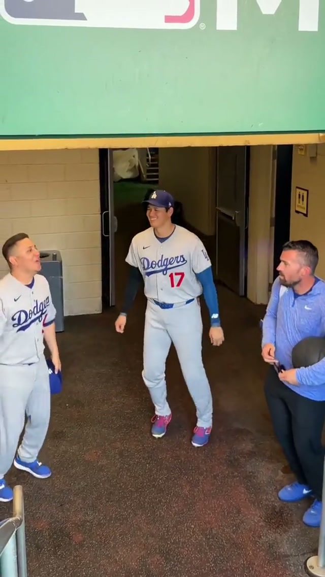 Dugout vibes. 😂 #dodgers #sports #losangeles 